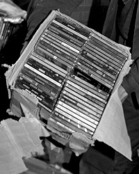Не надо думать, будто речь идет о дисках, которые мы по-прежнему беспрепятственно покупаем на пиратских ларьках (фото: Эвелина Гигуль/ВЗГЛЯД)