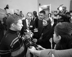 Кирилл Бенедиктов отвечает на вопросы журналистов (фото: Артём Коротаев)