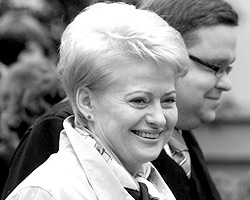 Даля Грибаускайте – именно эта женщина получила наибольшее количество голосов граждан Литвы и стала избранным президентом (фото: Reuters)